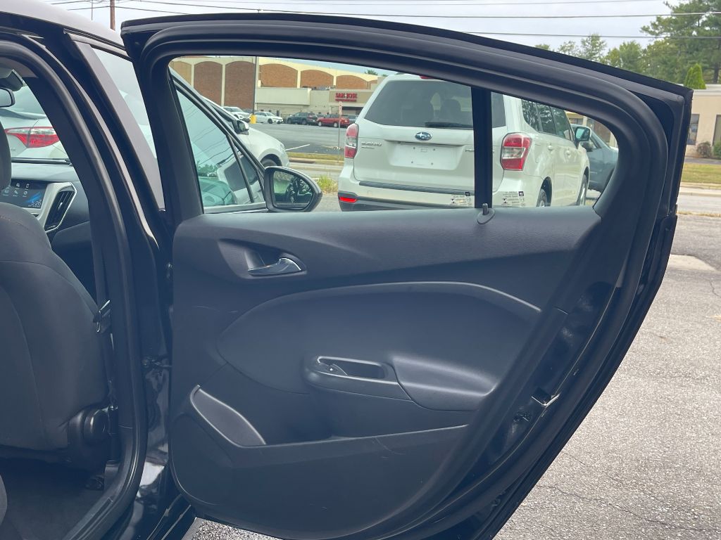 2017 Chevrolet Cruze - $7,999