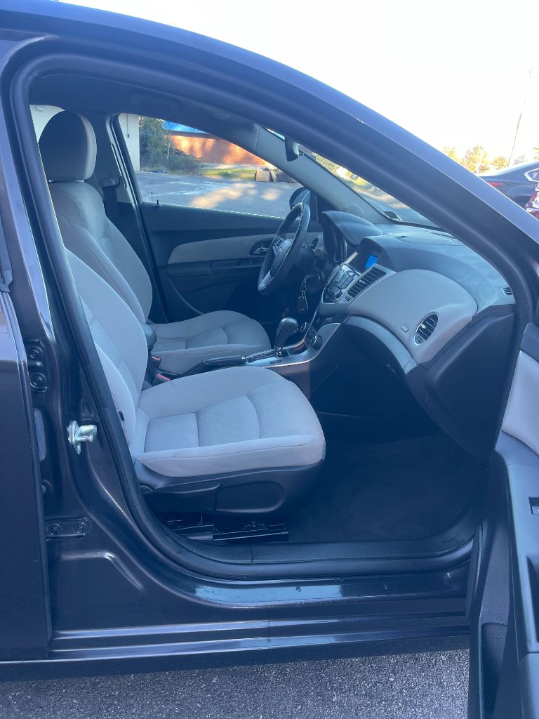 2014 Chevrolet Cruze - $4,999