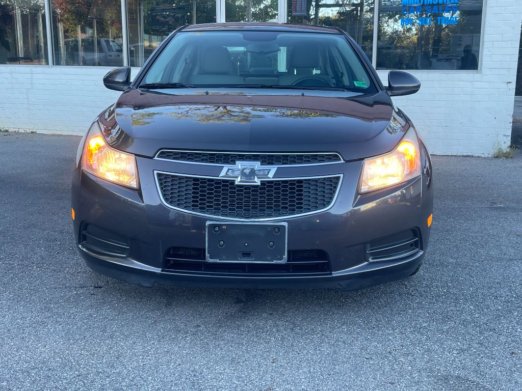 2014 Chevrolet Cruze - $4,999