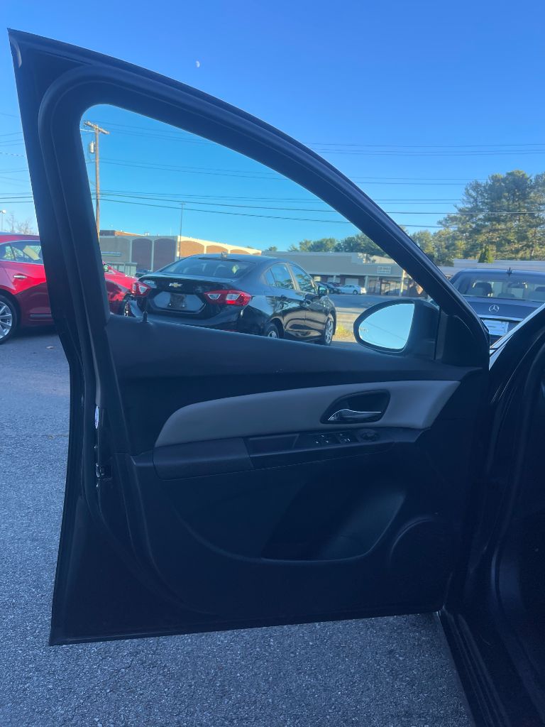 2014 Chevrolet Cruze - $4,999