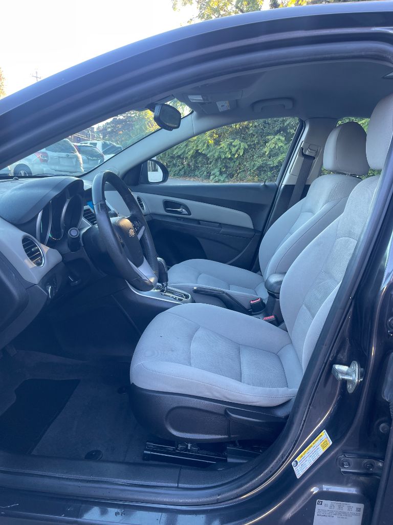 2014 Chevrolet Cruze - $4,999