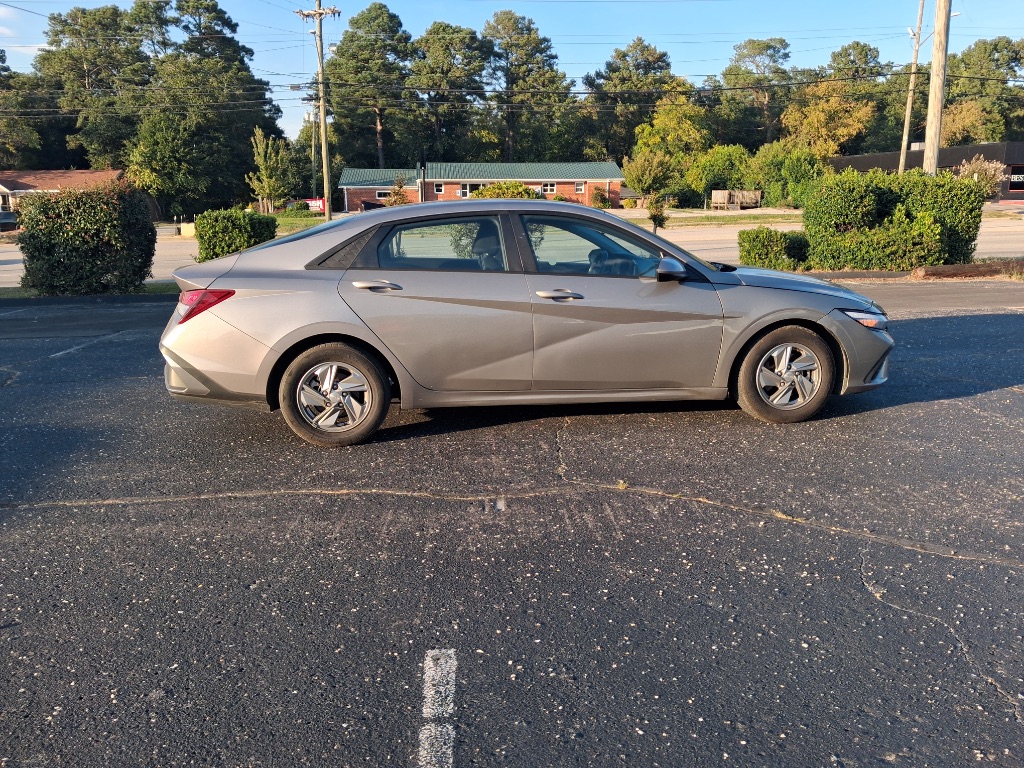2024 Hyundai Elantra - $16,990