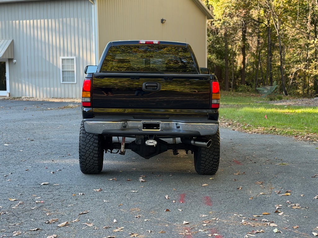 2005 GMC Sierra - $26,601