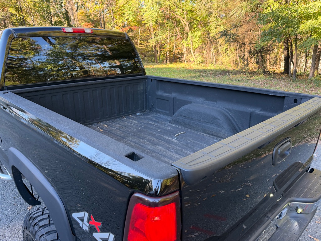 2005 GMC Sierra - $26,601