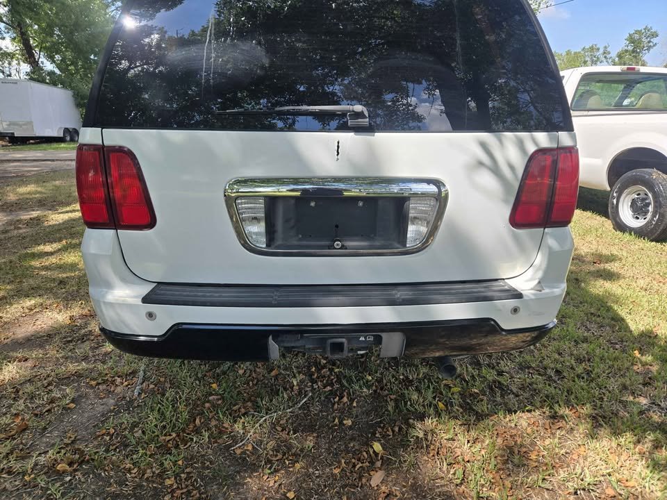 2003 Lincoln Navigator - $7,000