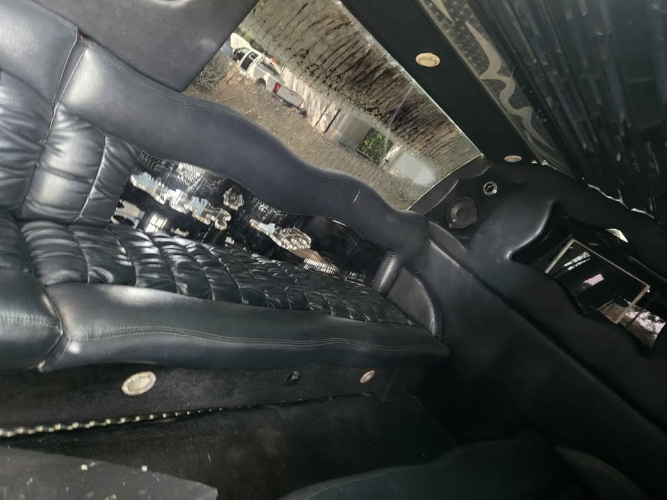 2003 Lincoln Navigator - $7,000