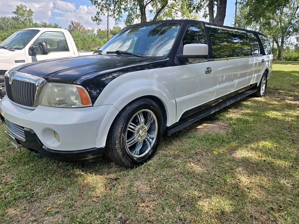 2003 Lincoln Navigator - $7,000