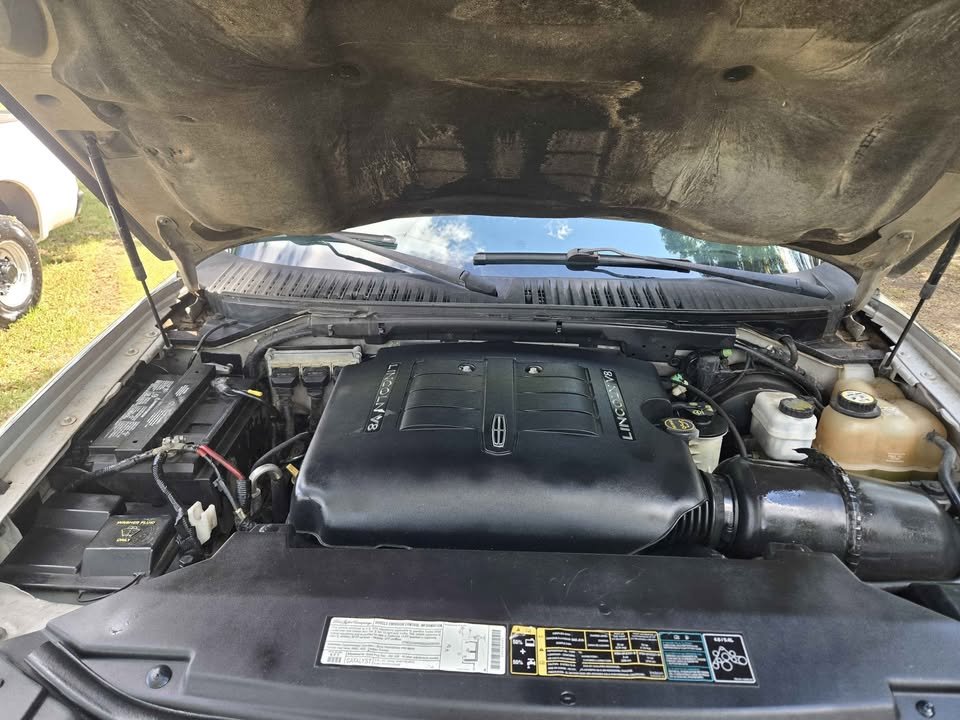 2003 Lincoln Navigator - $7,000