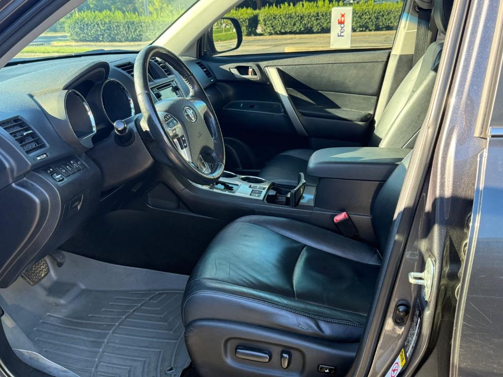 2013 Toyota Highlander - $11,997