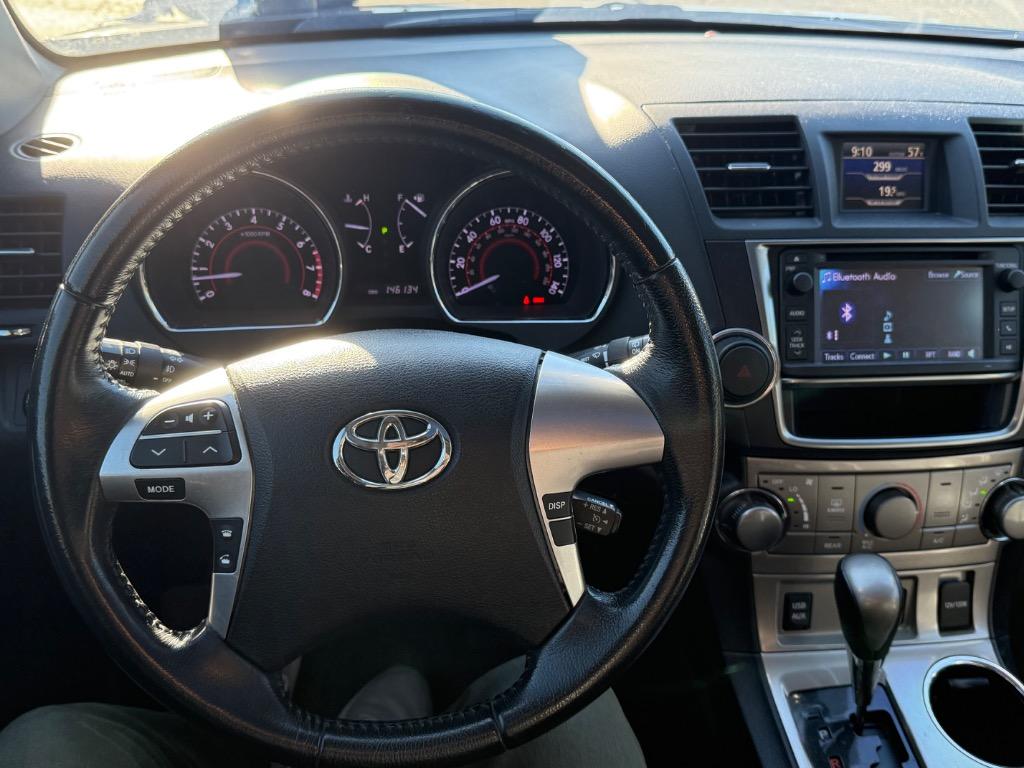 2013 Toyota Highlander - $11,997