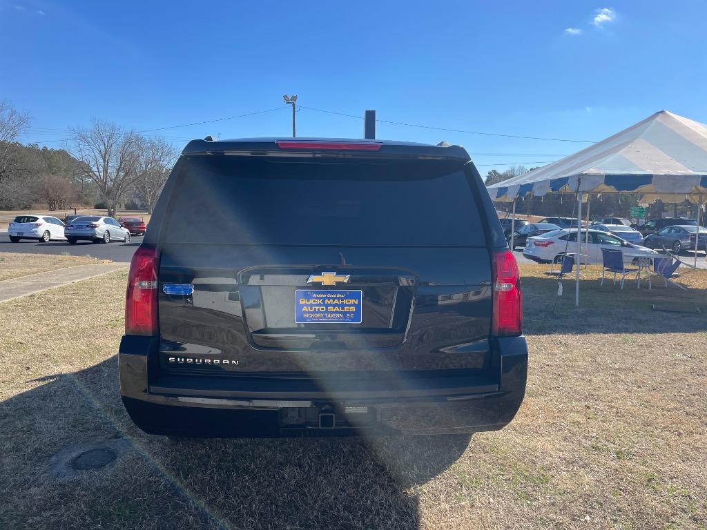 2019 Chevrolet Suburban 1500 LT photo
