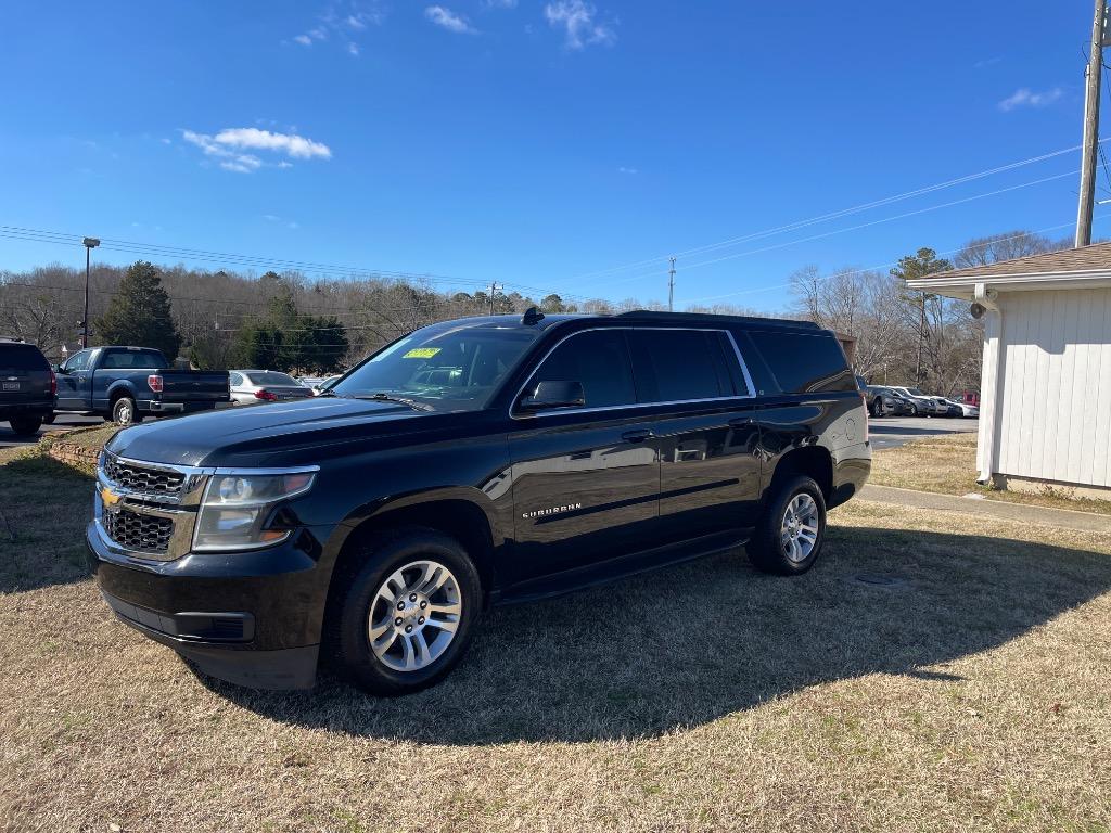 2019 Chevrolet Suburban 1500 LT photo