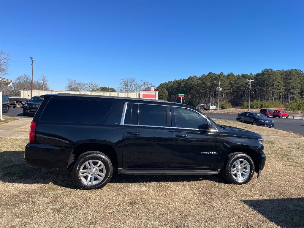 2019 Chevrolet Suburban 1500 LT photo