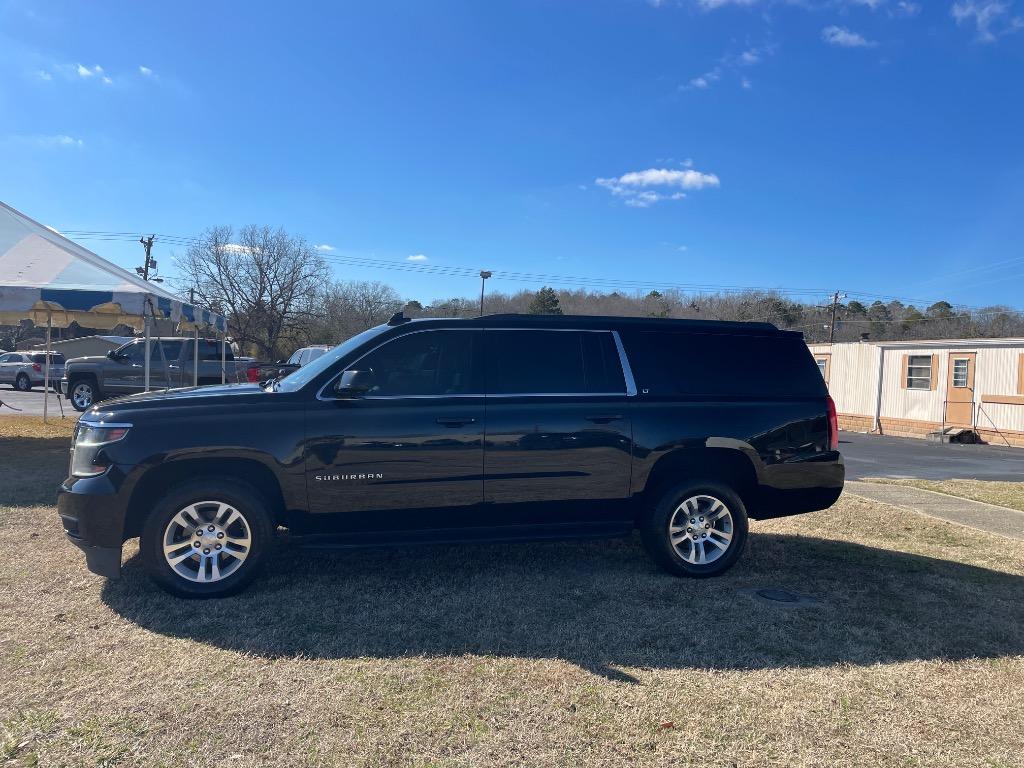 2019 Chevrolet Suburban 1500 LT photo