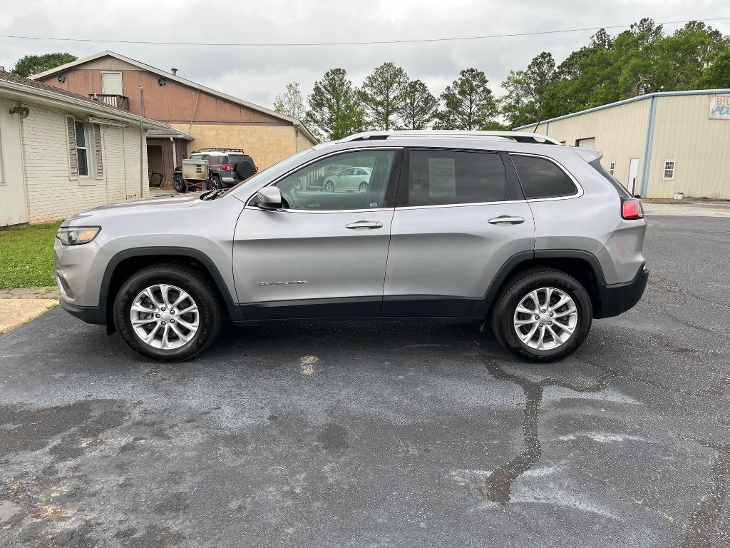 2019 Jeep Cherokee Latitude photo