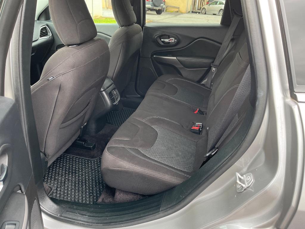 2019 Jeep Cherokee Latitude photo
