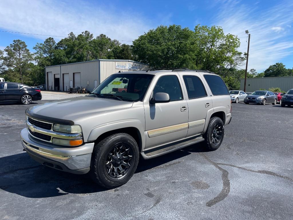 2004 Chevrolet Tahoe LS photo