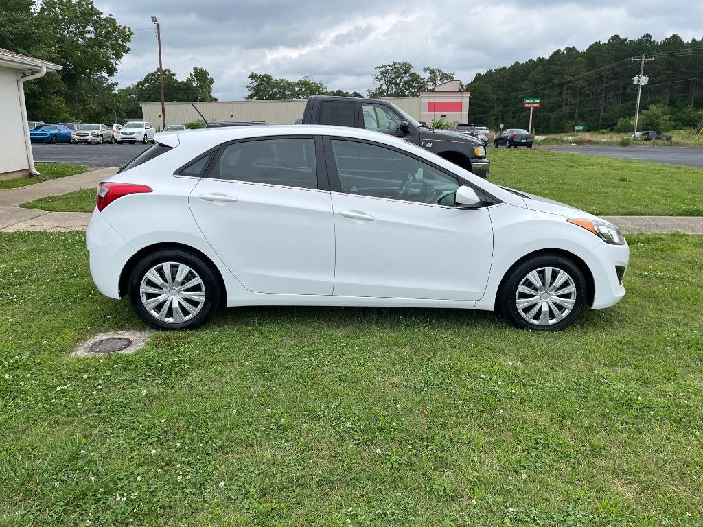 2017 Hyundai Elantra GT photo