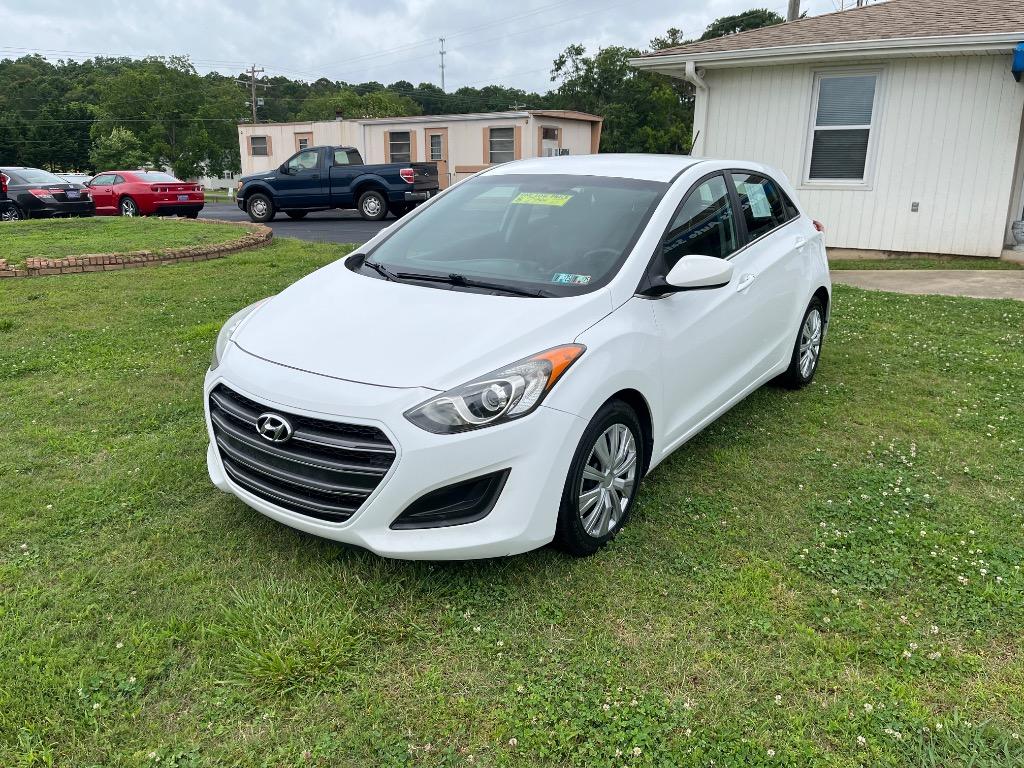2017 Hyundai Elantra GT photo