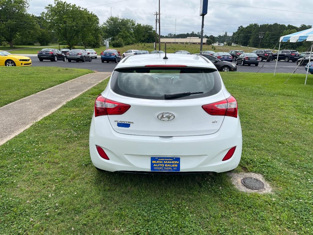 2017 Hyundai Elantra GT photo