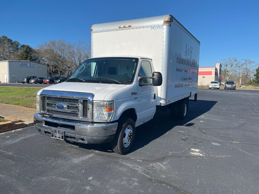 2013 Ford E-350 Super Duty - $11,995
