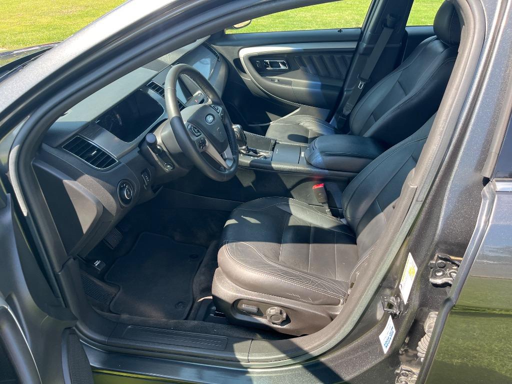 2016 Ford Taurus - $15,995