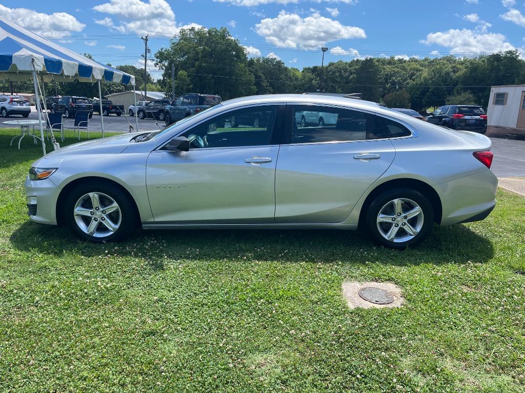 2019 Chevrolet Malibu - $12,995