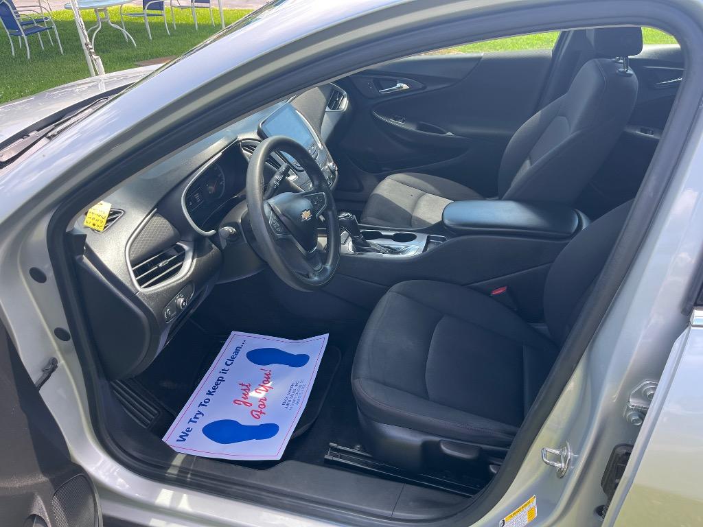 2019 Chevrolet Malibu - $12,995
