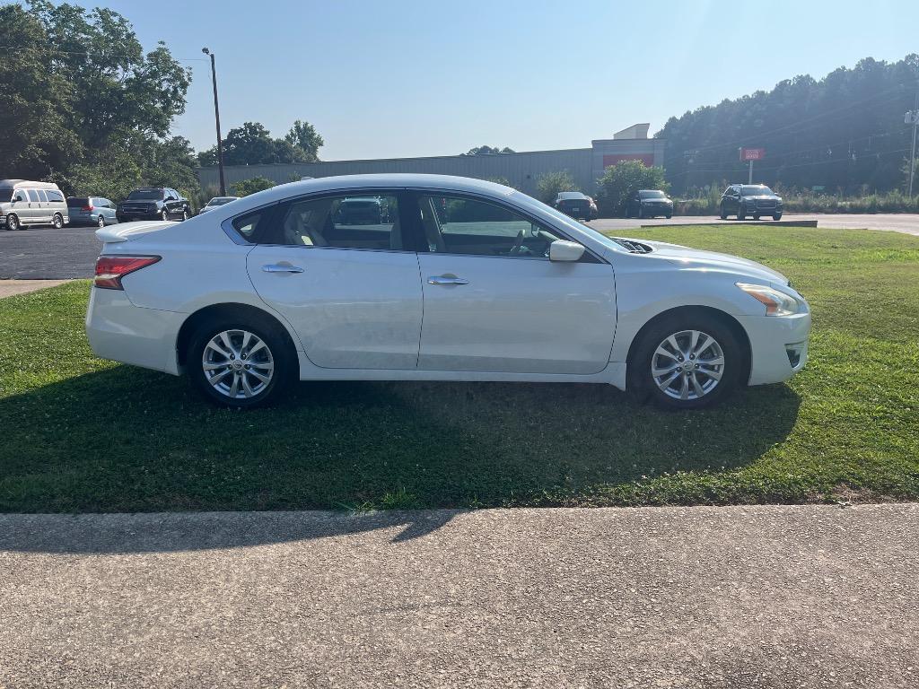 2014 Nissan Altima - $10,995