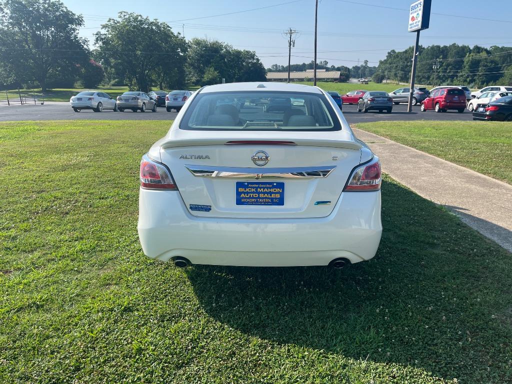 2014 Nissan Altima - $10,995