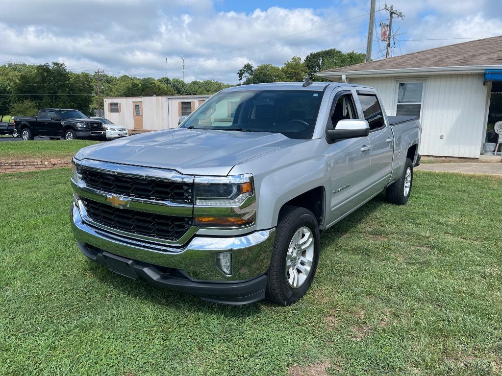 2017 Chevrolet Silverado - $17,995