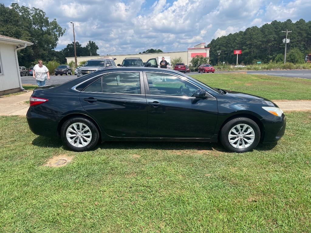 2016 Toyota Camry - $8,995