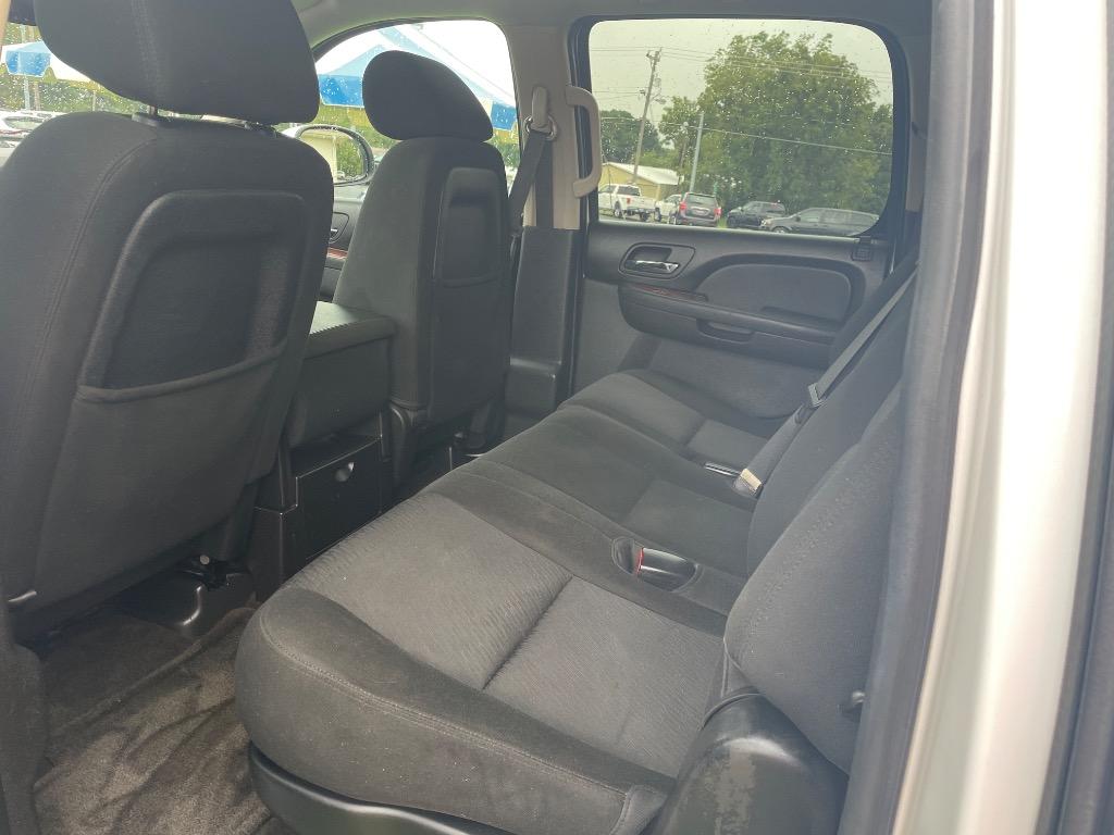 2012 Chevrolet Suburban - $9,995