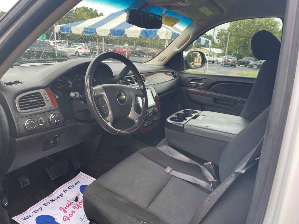2012 Chevrolet Suburban - $9,995