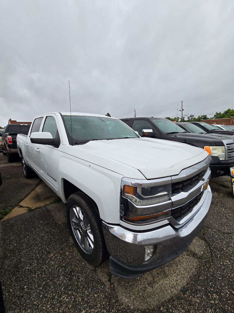 2017 Chevrolet Silverado - $23,950
