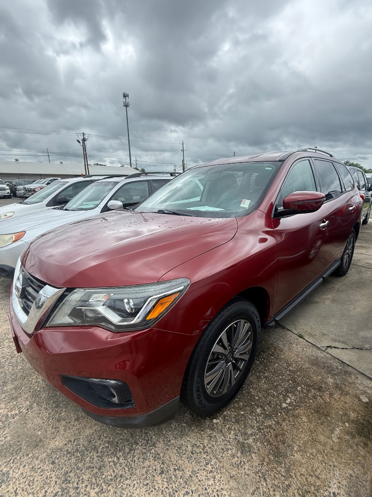 2017 Nissan Pathfinder - $15,950