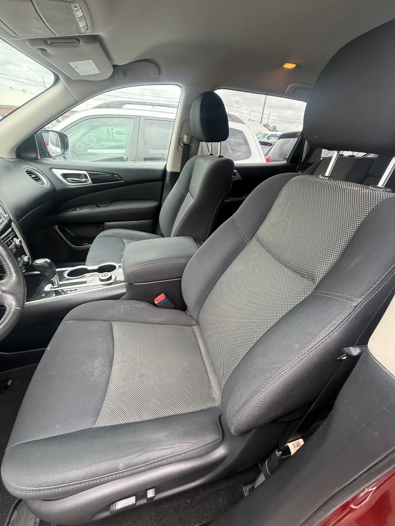 2017 Nissan Pathfinder - $15,950