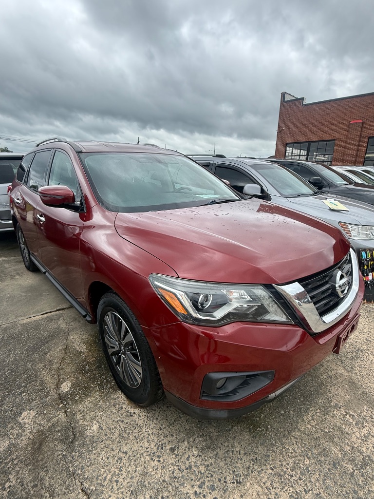 2017 Nissan Pathfinder - $15,950