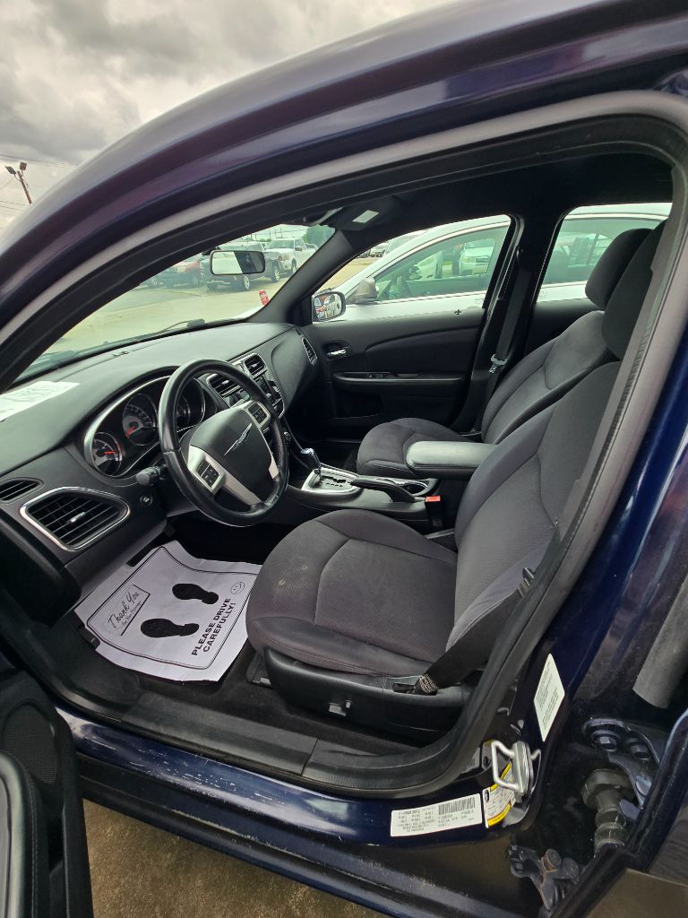 2013 Chrysler 200 - $13,950