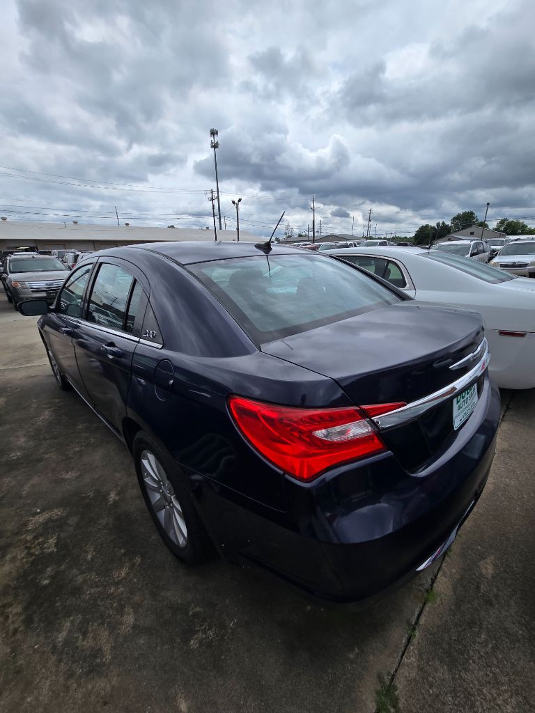 2013 Chrysler 200 - $13,950