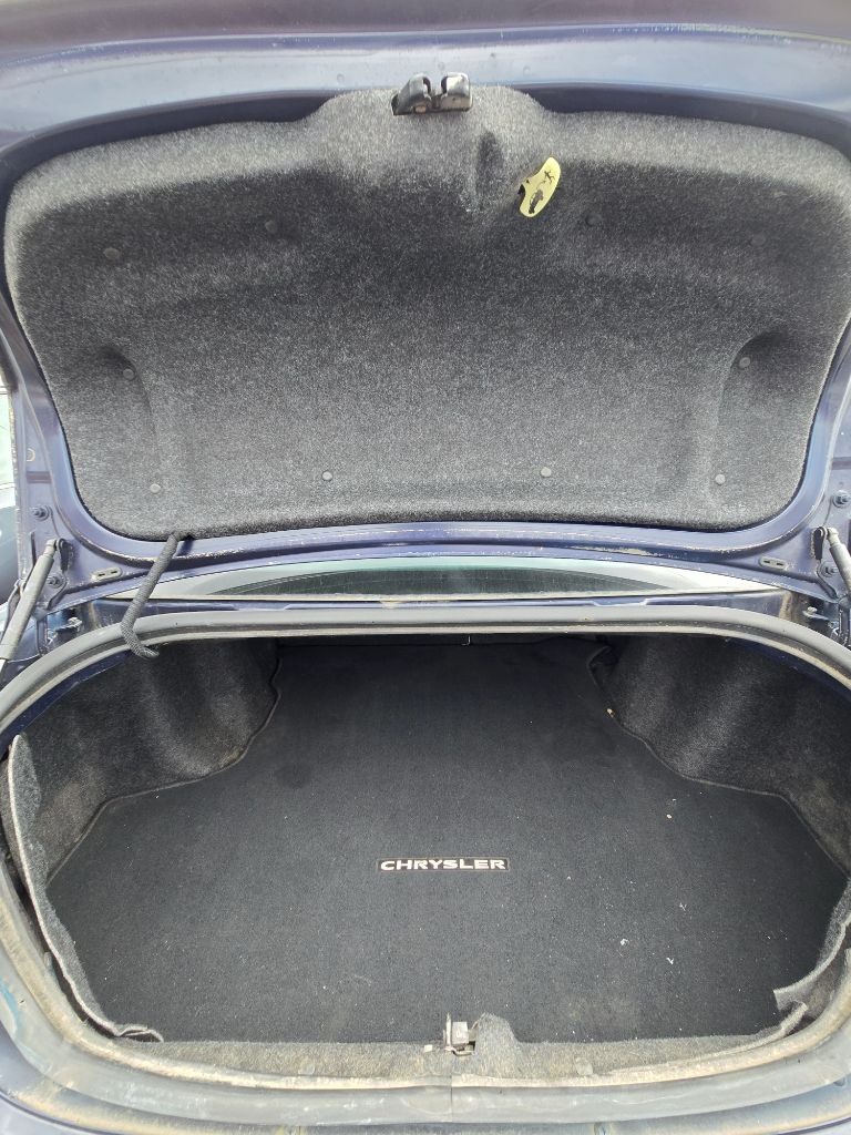2013 Chrysler 200 - $13,950