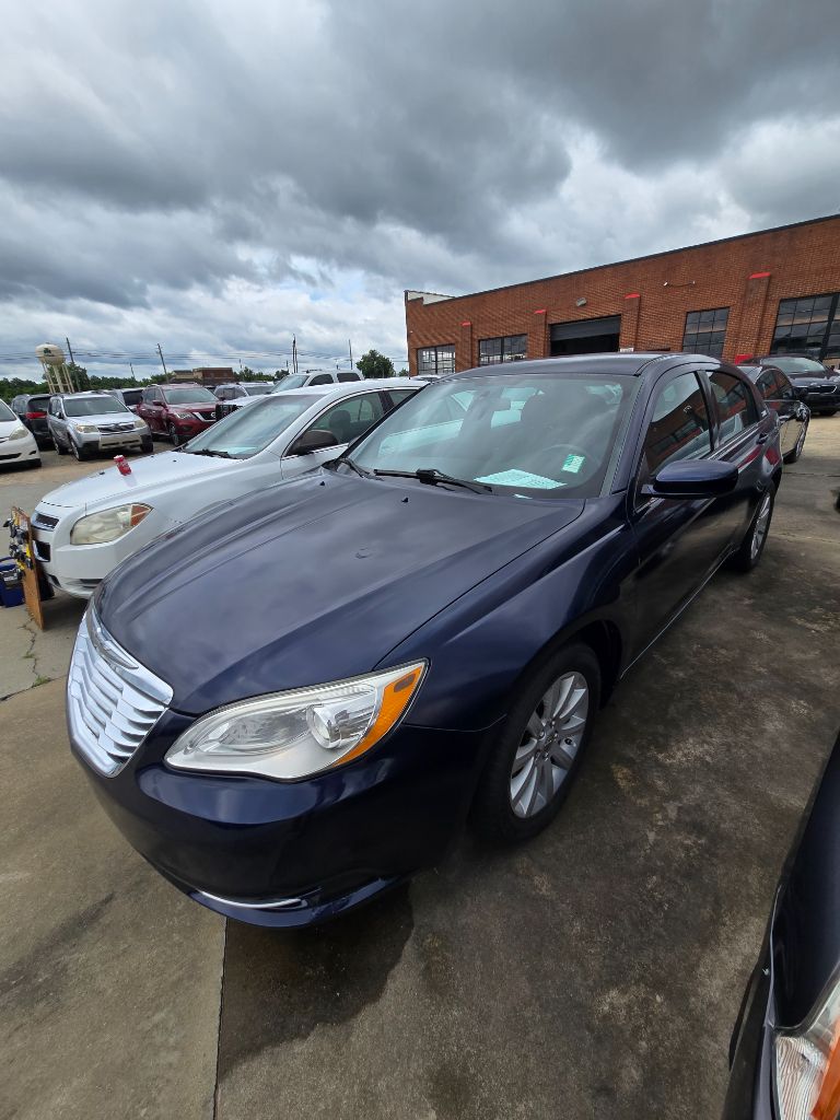 2013 Chrysler 200 - $13,950