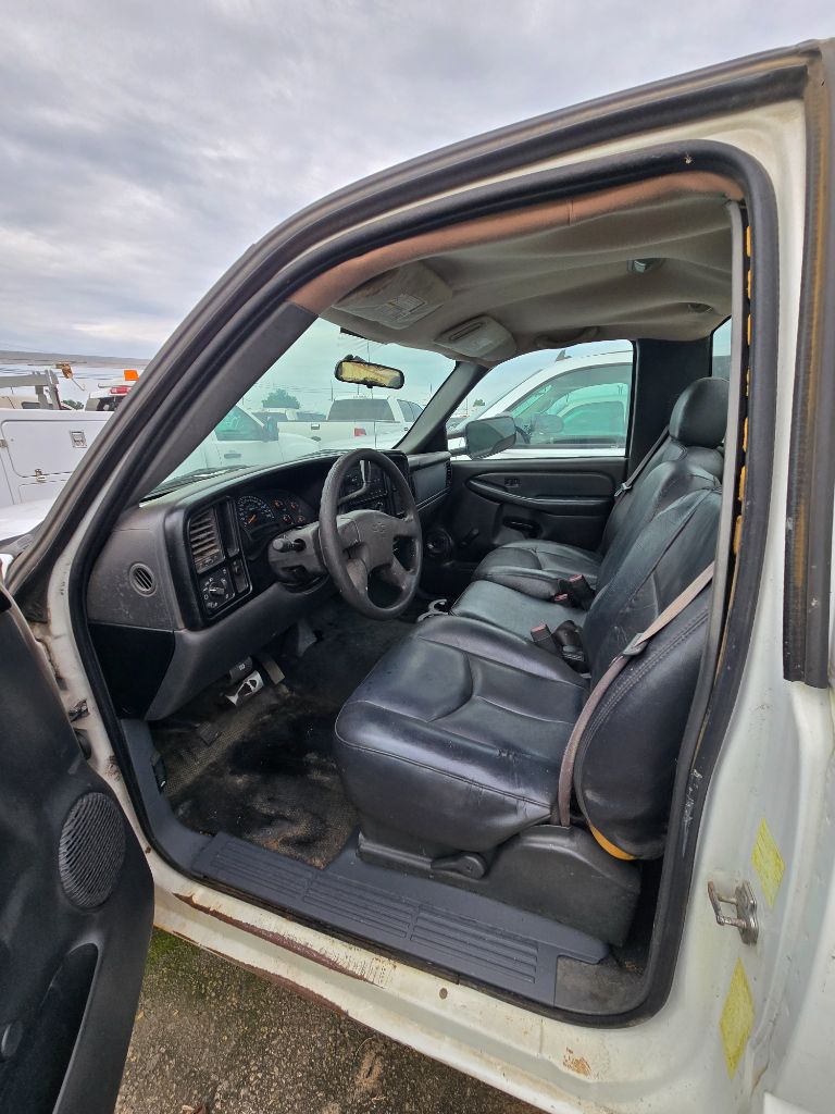 2007 Chevrolet Silverado - $8,950