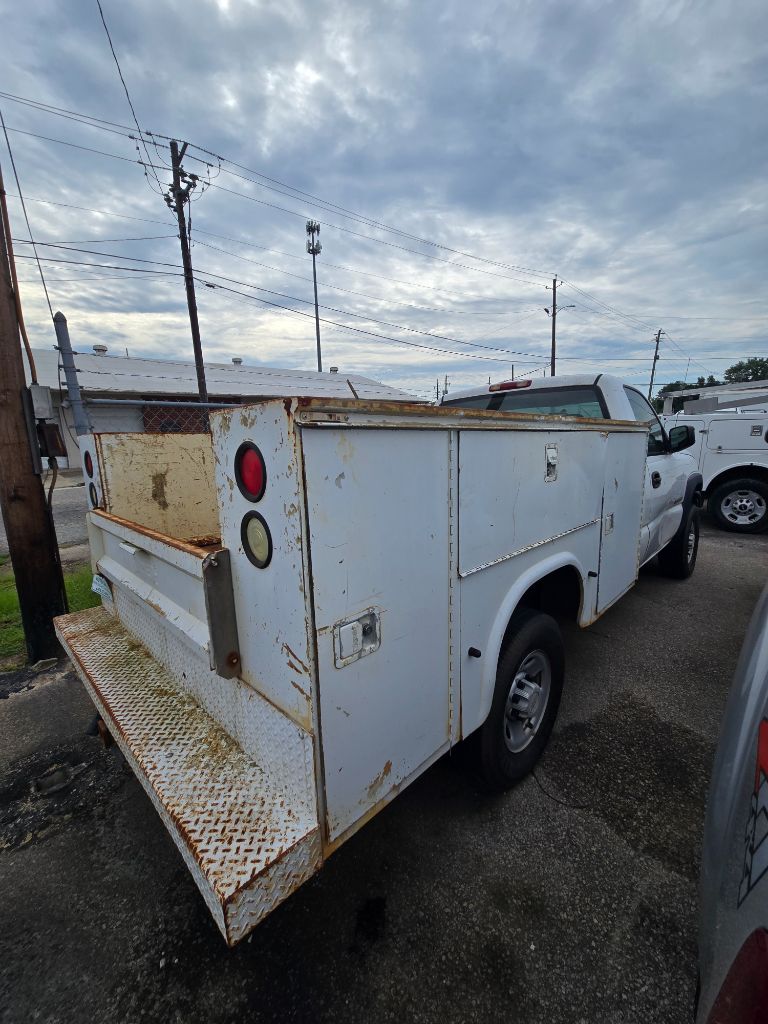 2007 Chevrolet Silverado - $8,950