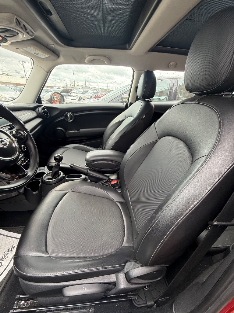 2014 MINI Hardtop - $14,950