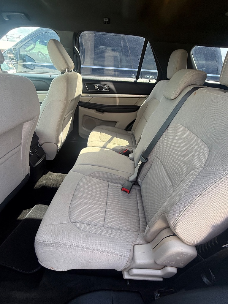 2018 Ford Explorer - $12,950