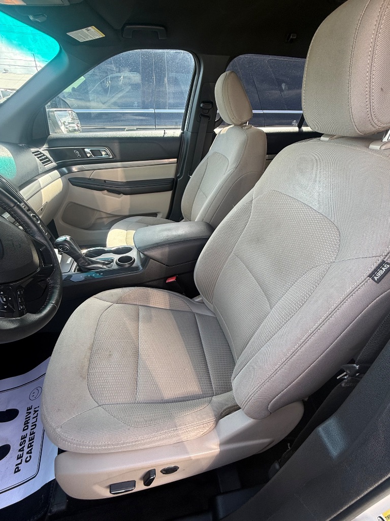 2018 Ford Explorer - $12,950