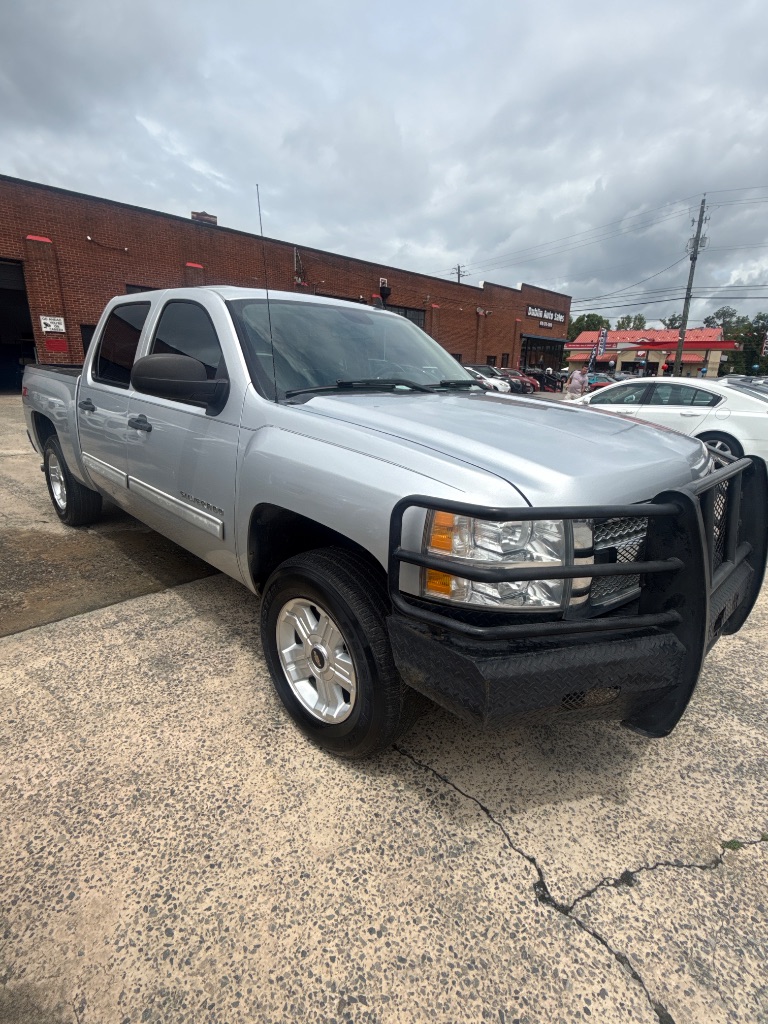 2013 Chevrolet Silverado - $11,950