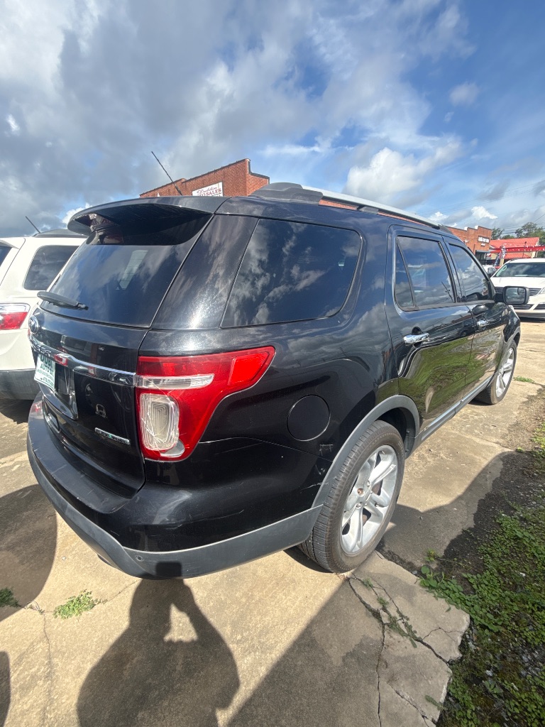 2015 Ford Explorer - $7,950
