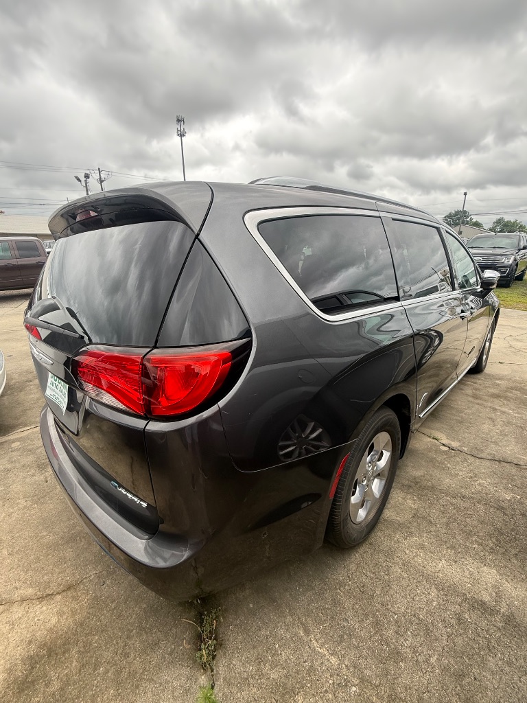 2018 Chrysler Pacifica - $18,950